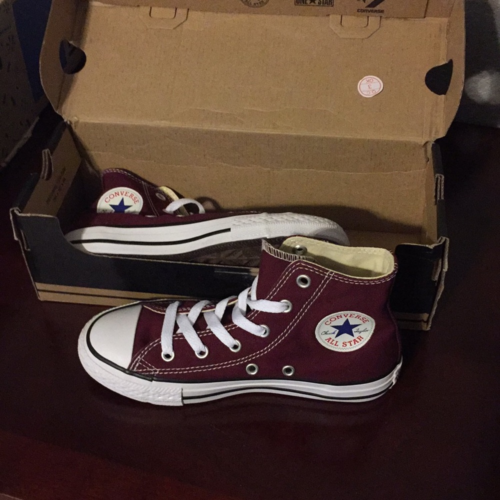Youth Converse size 1...New w/box